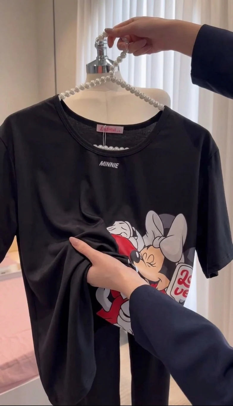 Black women’s pajama set with Minnie Mouse print, short sleeve tee and matching trousers, comfy summer nightwear. 05