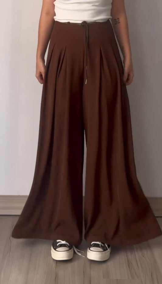 Casual flared culottes with a relaxed fit and pleated design for a modest look 01