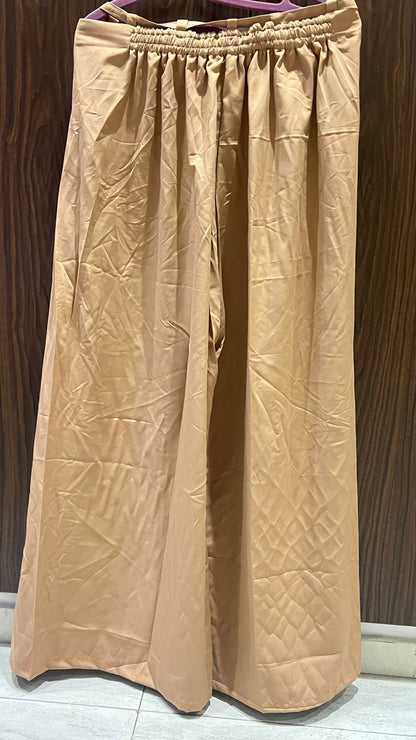 Casual flared culottes with a relaxed fit and pleated design for a modest look 07