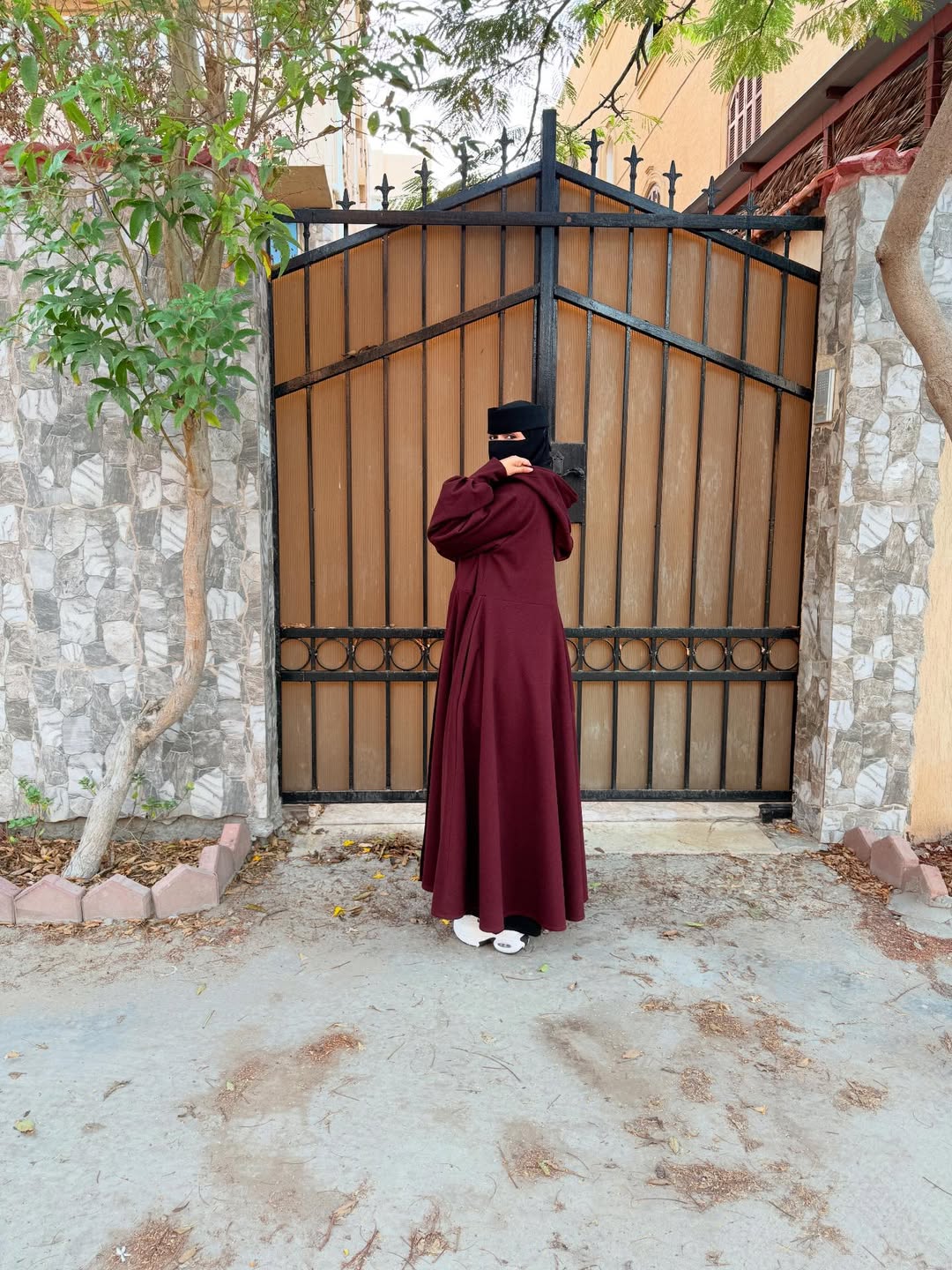 Chakoor 2026 Winter Button-Front Long Frill Hoodie for Women — premium fleece long hoodie with wide flare, two front buttons, frill hem, maxi-style winter outfit in original design, warm and stylish modest wear Pakistan 07