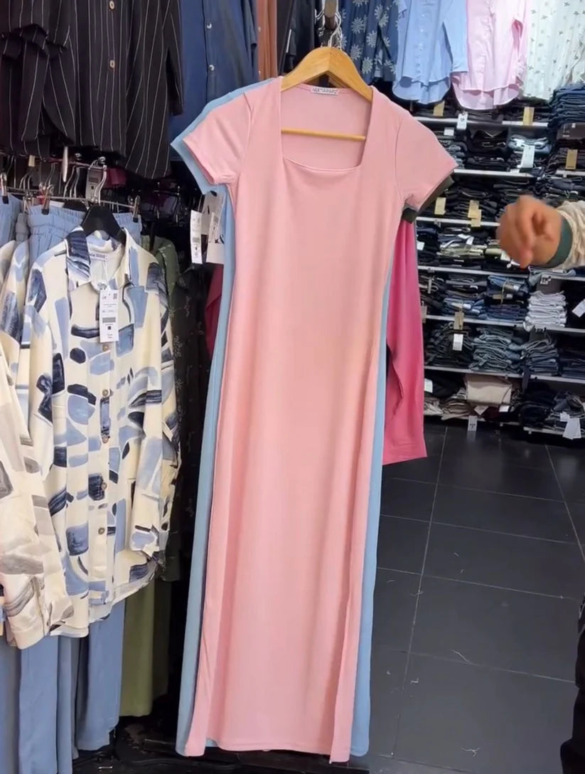 Short-sleeve bodycon maxi dress with a square neckline. 04