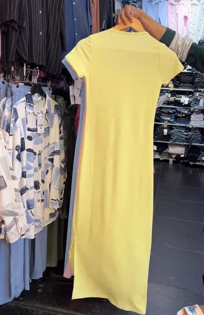 Short-sleeve bodycon maxi dress with a square neckline. 08