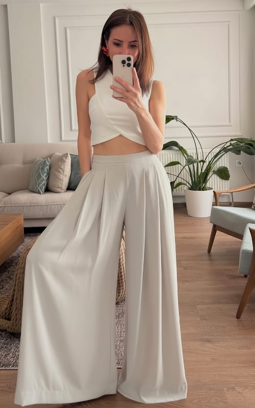 CH - 6065 CHAKOORS Chic Aura Pleated Trouser