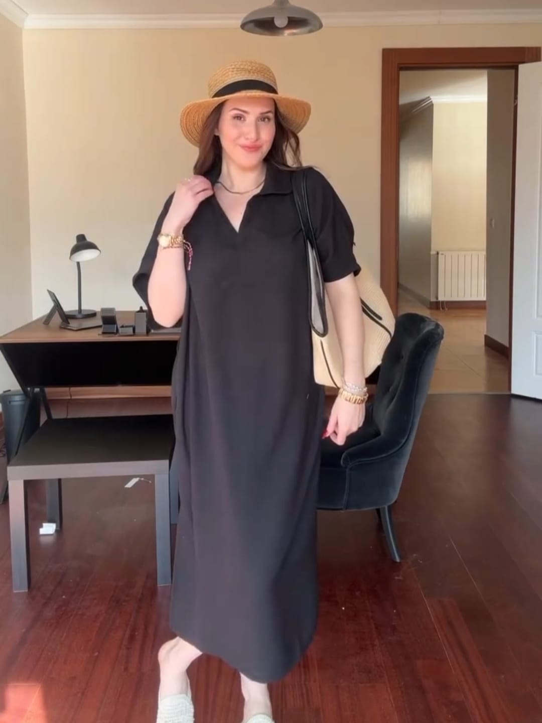 women black loose kaftan dress casual summer outfit relaxed fit modest wear short sleeve comfortable stylish everyday look with hat and tote bag 02